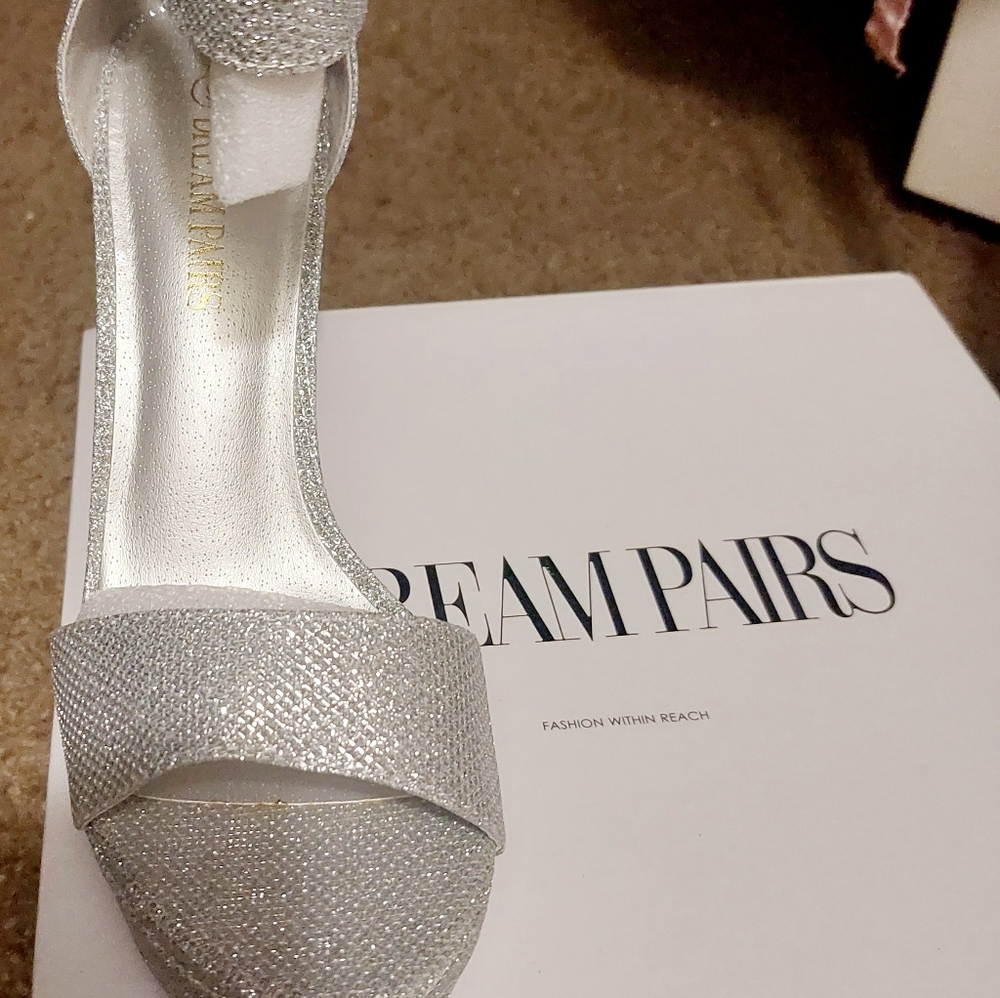 Women's high chunky heel pen toe heels